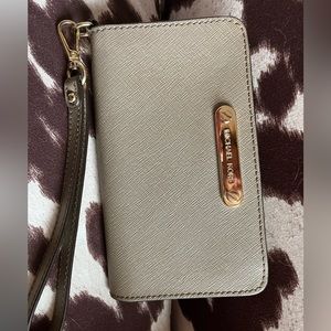 Micheal Kors phone/card wallet